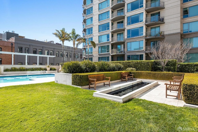 229 Brannan St Unit 12C, San Francisco, CA 94107 - view of property's community with a yard