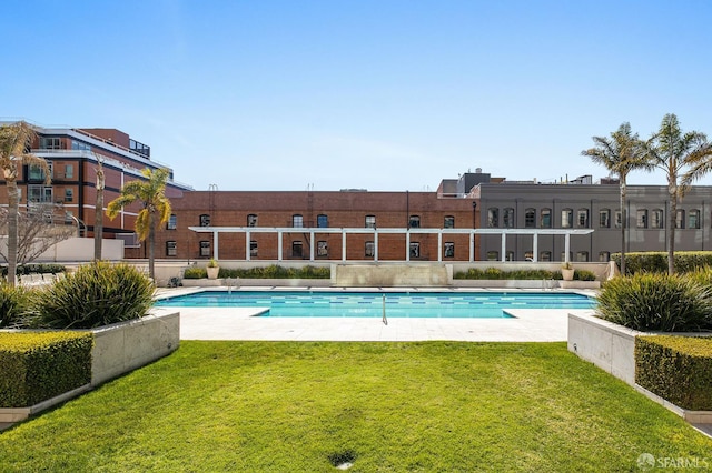 229 Brannan St Unit 12C, San Francisco, CA 94107 - community pool featuring a yard