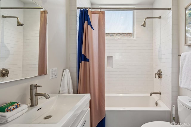 61 Homestead St, San Francisco, CA 94114 - full bathroom with toilet, vanity, and shower / bath combo