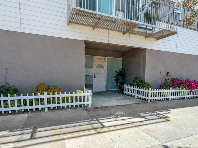 1220 La Playa St Unit 105, San Francisco, CA 94122 - entrance to property with stucco siding