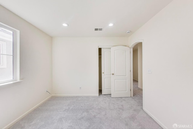 95 Olmsted Ct, Pittsburg, CA 94565 - unfurnished room with light carpet, a smoke detector, and recessed lighting