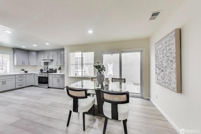 95 Olmsted Ct, Pittsburg, CA 94565 - dining room featuring light wood-style flooring and recessed lighting