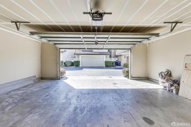 95 Olmsted Ct, Pittsburg, CA 94565 - garage with a garage door opener