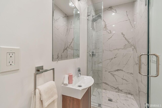 291 Church St, San Francisco, CA 94114 - bathroom featuring a marble finish shower and vanity