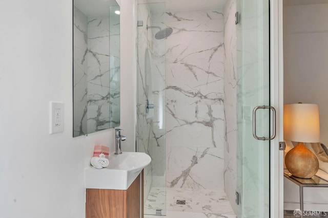 291 Church St, San Francisco, CA 94114 - bathroom featuring a marble finish shower and vanity
