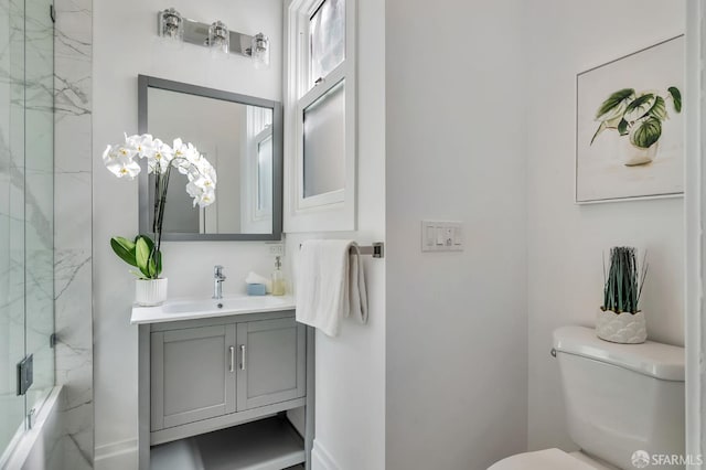291 Church St, San Francisco, CA 94114 - bathroom featuring vanity and enclosed tub / shower combo