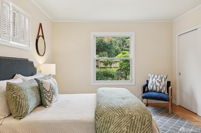 1285 Holloway Ave, San Francisco, CA 94132 - bedroom with ornamental molding