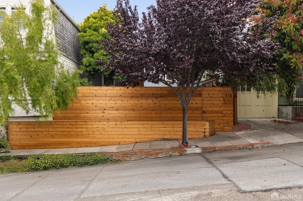 418 Anderson St, San Francisco, CA 94110 - photo 1