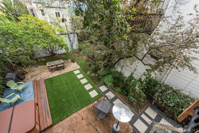 719-721 Shotwell St, San Francisco, CA 94110 - view of yard with a patio area