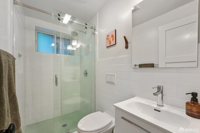 719-721 Shotwell St, San Francisco, CA 94110 - full bath featuring toilet, a stall shower, vanity, and tile walls