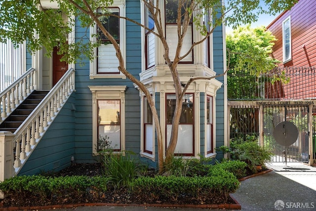 1939 Ofarrell St, San Francisco, CA 94115 - entrance to property featuring a gate
