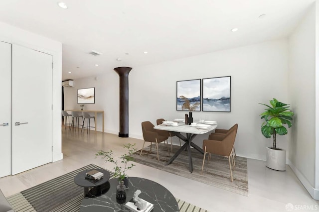 dining space featuring recessed lighting, visible vents, and baseboards