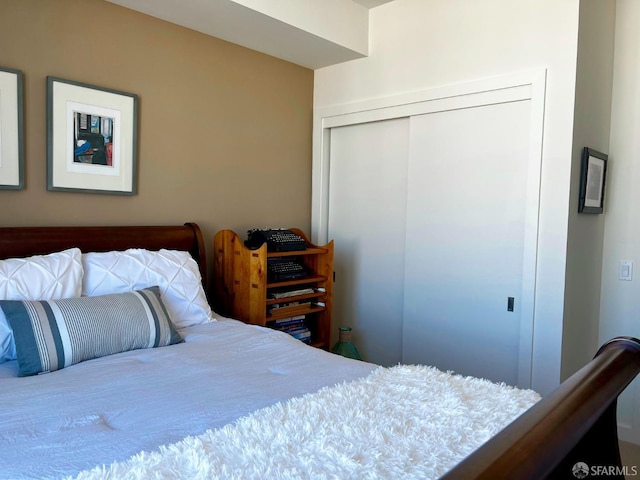 bedroom featuring a closet