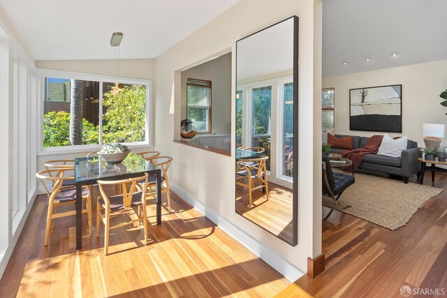 762 Bay St, San Francisco, CA 94109 - sunroom / solarium with lofted ceiling