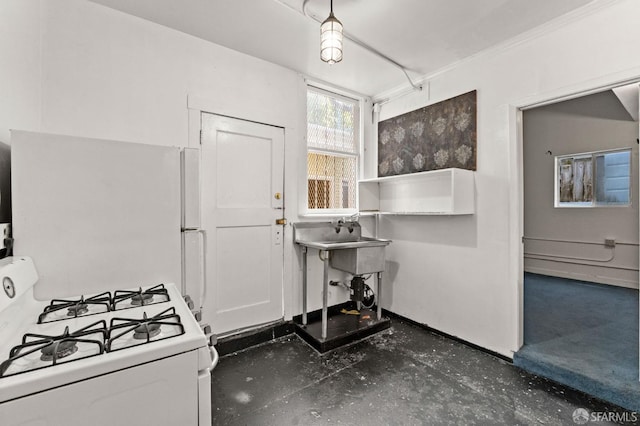 737 Minna St, San Francisco, CA 94103 - kitchen with white gas stove