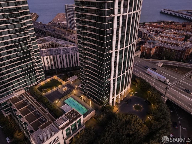 bird's eye view featuring a city view