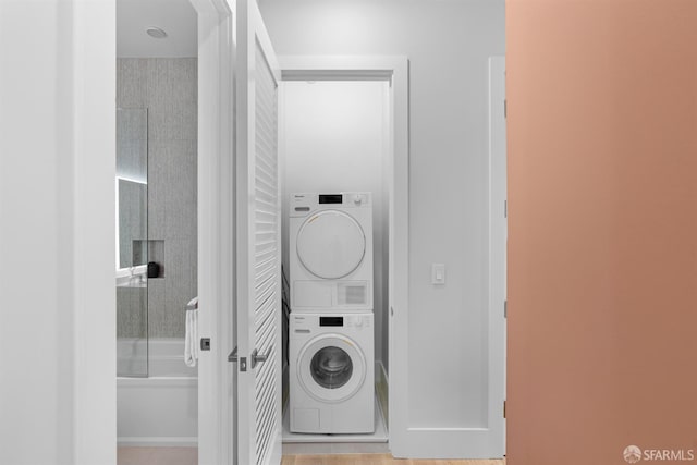 38 Steiner St Unit 303, San Francisco, CA 94114 - laundry room featuring estacked washer and dryer