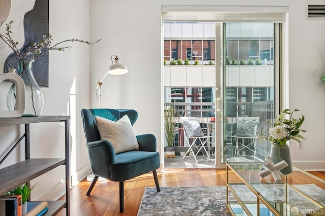 50 Lansing St Unit 403, San Francisco, CA 94105 - sitting room with wood finished floors