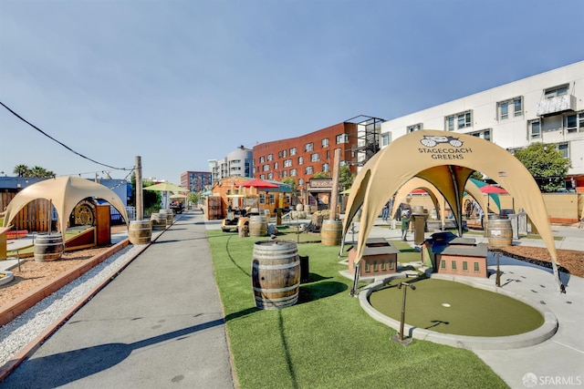 250 King St Unit 536, San Francisco, CA 94107 - view of community with a putting area