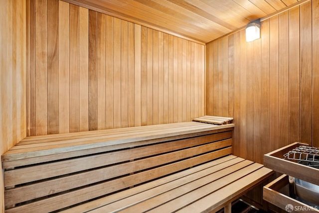 250 King St Unit 536, San Francisco, CA 94107 - sauna with wood walls