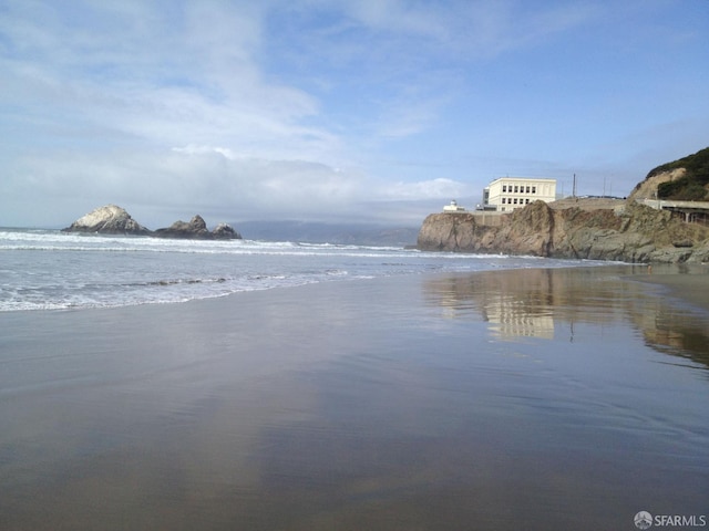 1210 40th Ave, San Francisco, CA 94122 - water view with local beach