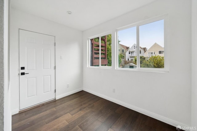63-65 Jersey St, San Francisco, CA 94114 - spare room featuring dark wood-style floors and baseboards