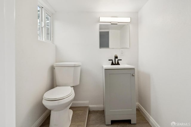 63-65 Jersey St, San Francisco, CA 94114 - bathroom with vanity and toilet