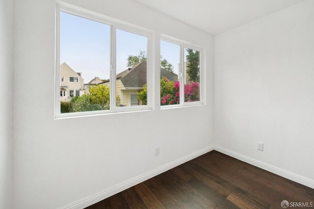 63-65 Jersey St, San Francisco, CA 94114 - unfurnished room with dark wood-style flooring and baseboards
