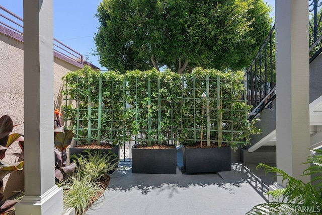 3790 Cesar Chavez St, San Francisco, CA 94110 - view of patio / terrace