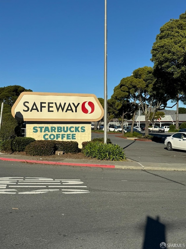 view of community / neighborhood sign