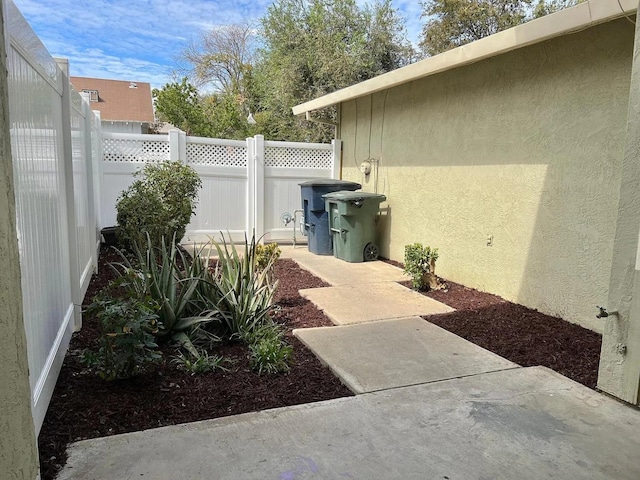 view of yard with a patio