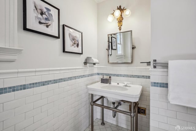 4020 20th St, San Francisco, CA 94114 - bathroom with tile walls and a wainscoted wall