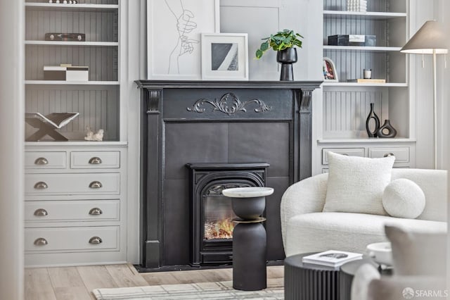 living area featuring light wood finished floors