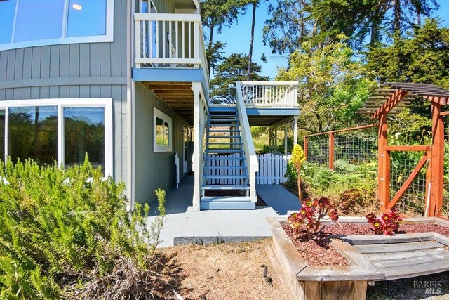 1685 Bay Flat Rd, Bodega Bay, CA 94923 - entrance to property featuring a wooden deck