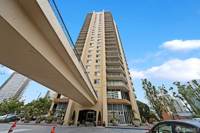 1200 Gough St Unit 4B, San Francisco, CA 94109 - view of apartment building / complex