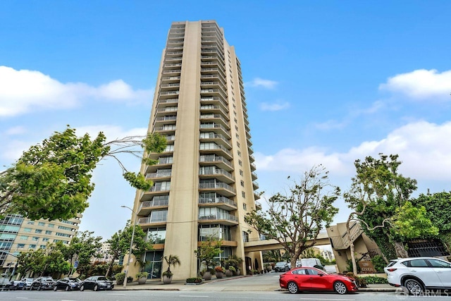 1200 Gough St Unit 4B, San Francisco, CA 94109 - view of apartment building / complex