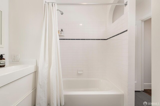 192 Yerba Buena Ave, San Francisco, CA 94127 - bathroom with shower / bath combo and vanity