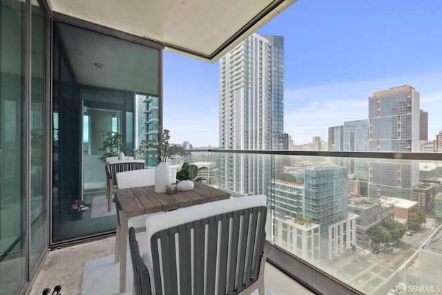 425 1st St Unit 2007, San Francisco, CA 95105 - balcony with a city view