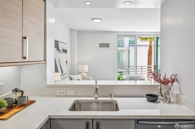 555 4th St Unit 636, San Francisco, CA 94107 - kitchen featuring light countertops, recessed lighting, and stainless steel dishwasher
