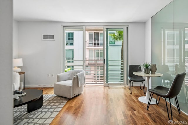 555 4th St Unit 636, San Francisco, CA 94107 - sitting room featuring wood finished floors and baseboards