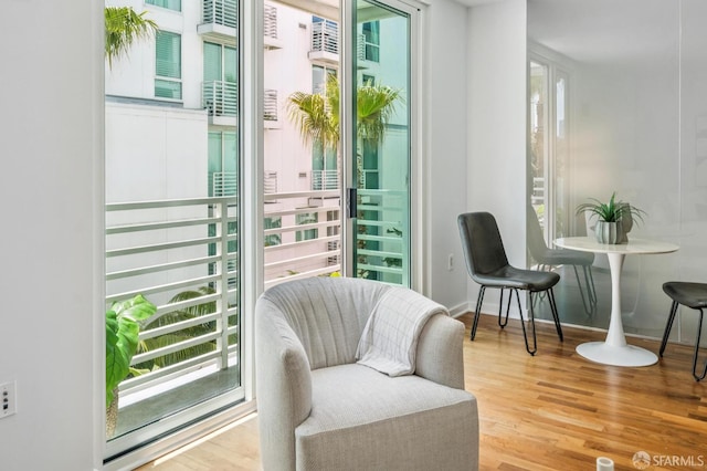 555 4th St Unit 636, San Francisco, CA 94107 - sitting room with wood finished floors