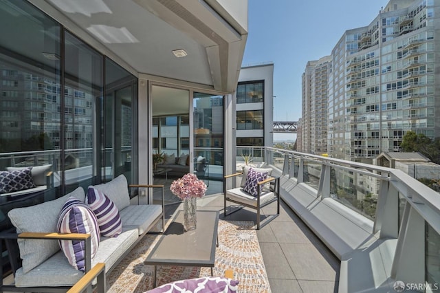 333 Beale St Unit 7G, San Francisco, CA 94105 - balcony featuring an outdoor hangout area