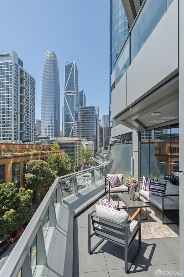 333 Beale St Unit 7G, San Francisco, CA 94105 - balcony featuring outdoor lounge area and a city view