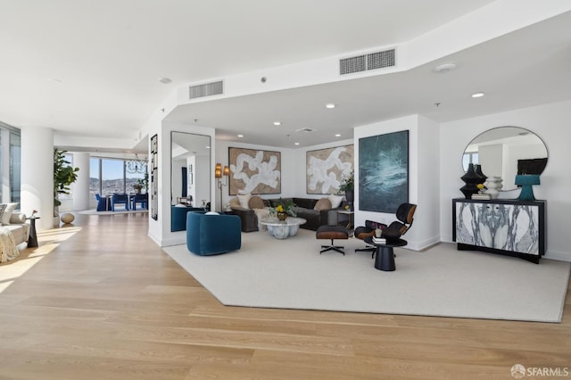 338 Main St Unit Ph36B, San Francisco, CA 94105 - living room featuring light wood finished floors and recessed lighting