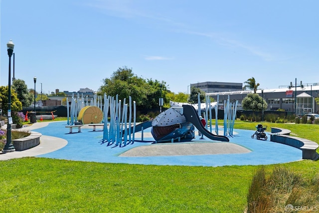 6363 Christie Ave Unit 1823, Emeryville, CA 94608 - communal playground featuring a yard