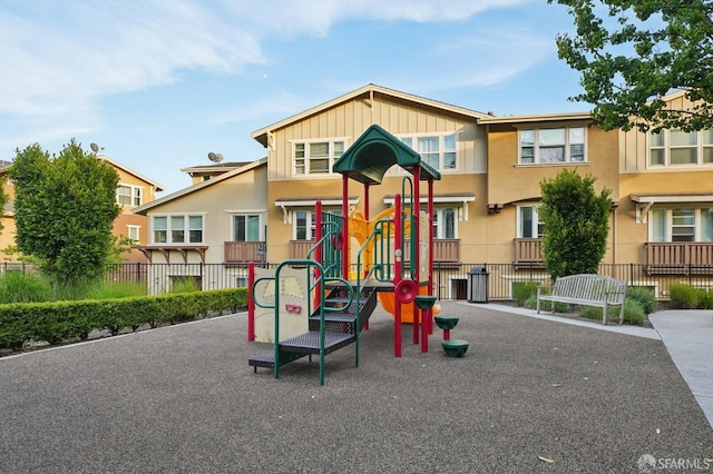 104 Diamond Cove Ter, San Francisco, CA 94134 - view of community playground
