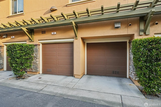 104 Diamond Cove Ter, San Francisco, CA 94134 - garage featuring driveway