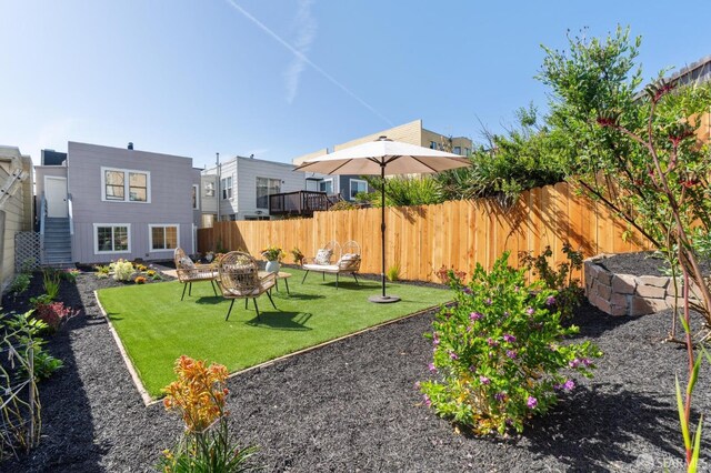 682 37th Ave, San Francisco, CA 94121 - view of yard featuring a residential view