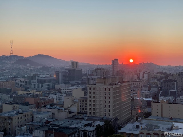 city view featuring a mountain view