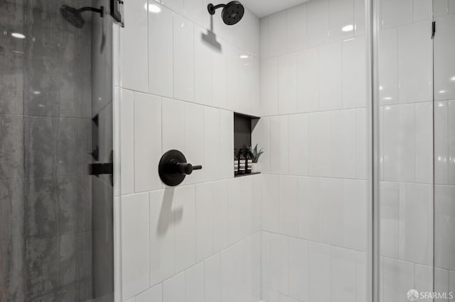 details featuring walk in shower